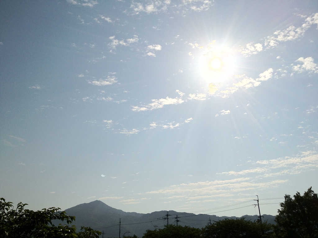比叡山と青空